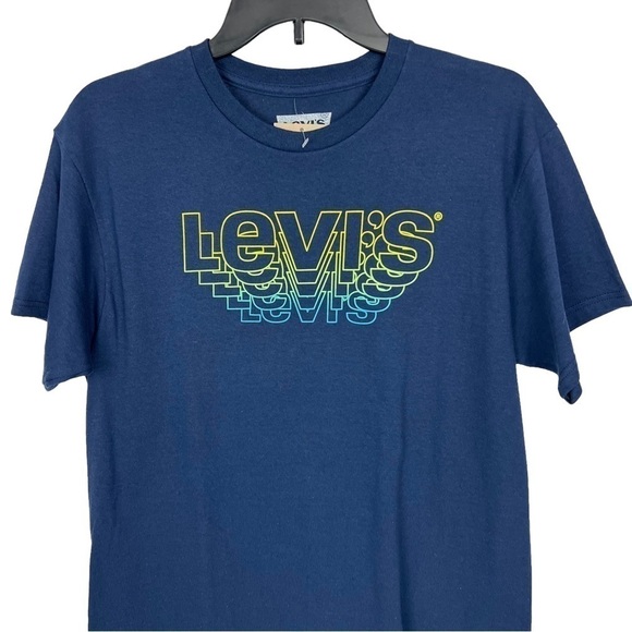 NWT LEVI’S STRAUSS Men’s Pullover Tee Shirt Sz Medium Blue W/Multi Color Graphic - Picture 2 of 8